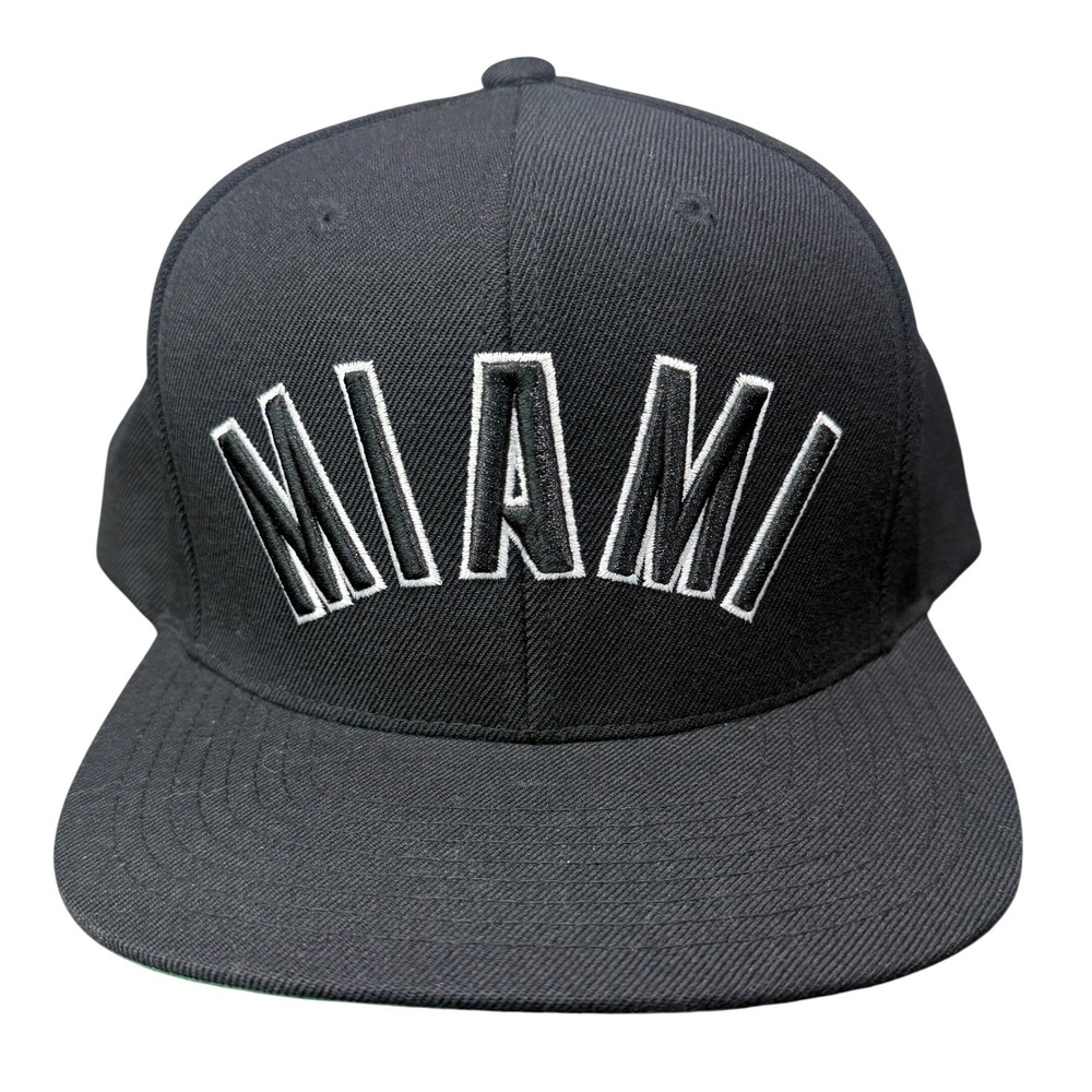 Mitchell & Ness Miami Heat Snapback Hat Mens OSFA Black NBA Flat Brim Cap